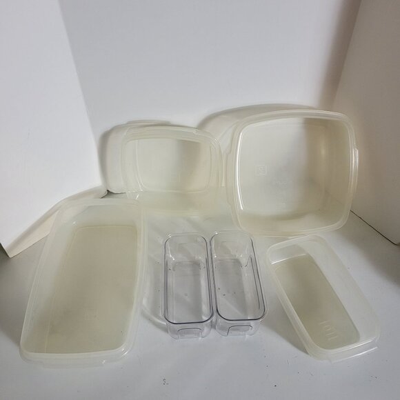 Vintage Rubbermaid Set Of 8 Plastic Storage Containers with Lids - Picture 1 of 6